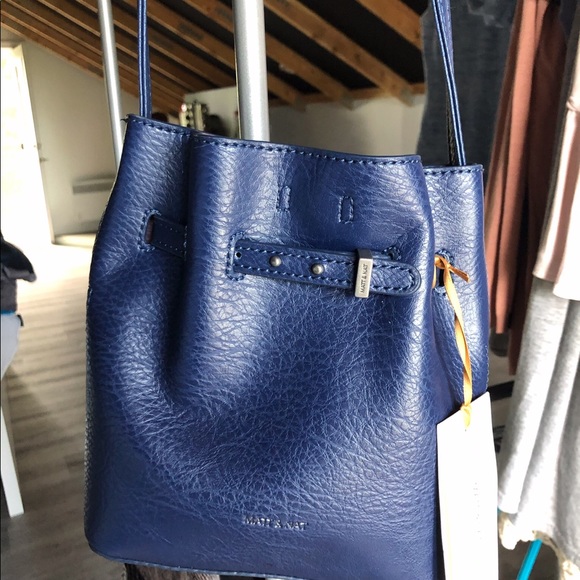 MATT&NAT Bucket Bag - Picture 3 of 3